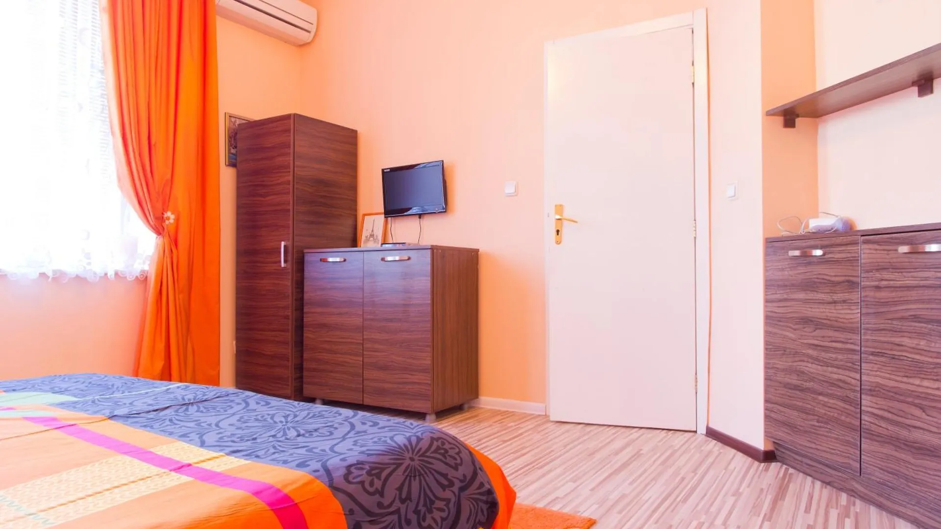 Orange Flower Apartments Sofia
